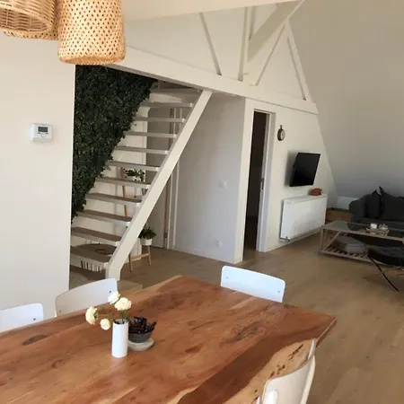 Lichtrijke Loft Bij Restaurant Den Olifant 아파트